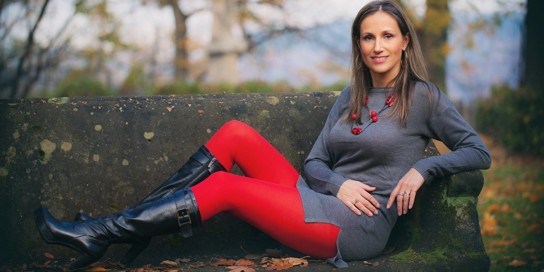 Jak vybrat oblečení pro focení: Nejlepší tipy na barvy a styl, které vyniknou na fotkách