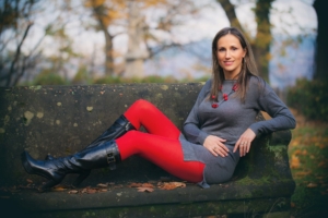 Jak vybrat oblečení pro focení: Nejlepší tipy na barvy a styl, které vyniknou na fotkách